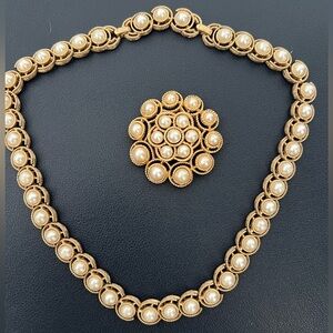 Vtg 50s Crown Trifari Faux Pearls Gold Tone Round Snowflake necklace and Brooch